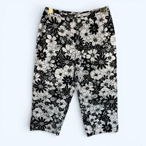 Liz Claiborne Women's Floral Daisy Mid Rise Capri Pants Black White size 4P